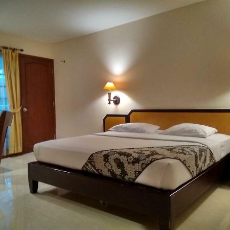 Hotel Baron Indah Solo Εξωτερικό φωτογραφία