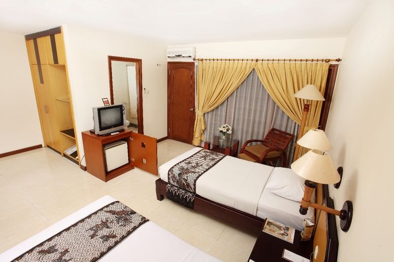 Hotel Baron Indah Solo Εξωτερικό φωτογραφία