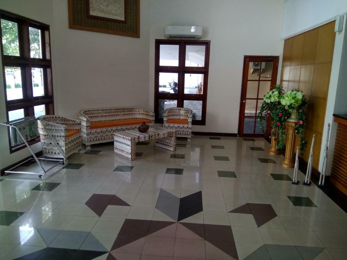 Hotel Baron Indah Solo Εξωτερικό φωτογραφία